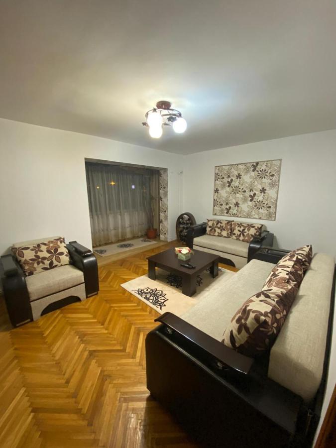 דירות פיטסטי Friend'S House מראה חיצוני תמונה
